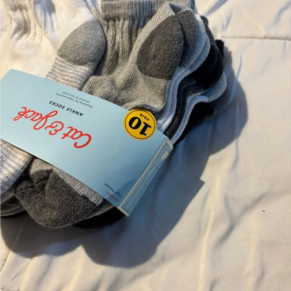 Cat & Jack White and Gray Kids Socks
